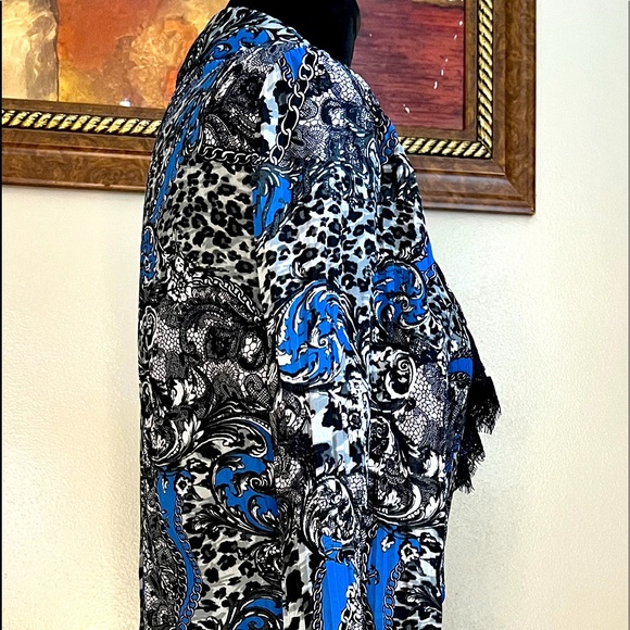 Women’s blouse - Picture 3 of 3